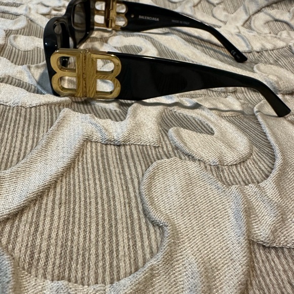 Balenciaga Black Sunglasses with Gold Accents - Picture 4 of 9